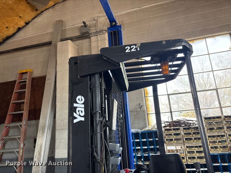 image for item EF1020 Yale NR040AENS24TE091 forklift