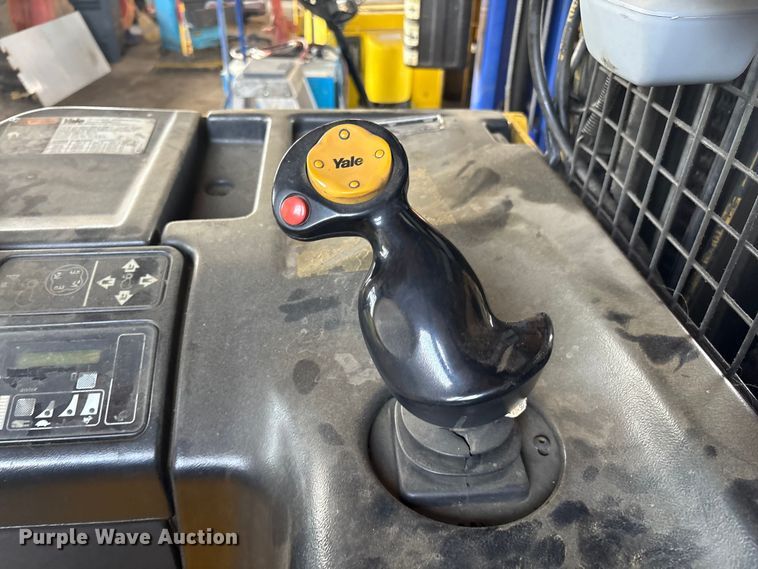 image for item EF1020 Yale NR040AENS24TE091 forklift