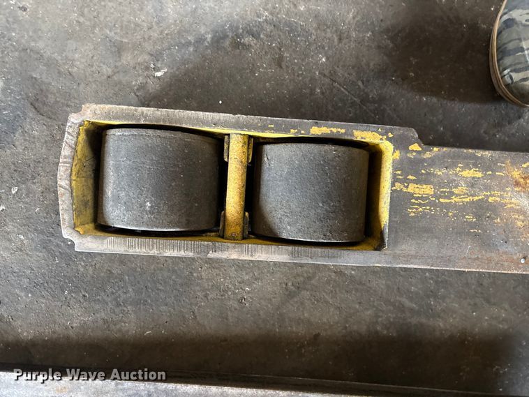 image for item EF1020 Yale NR040AENS24TE091 forklift