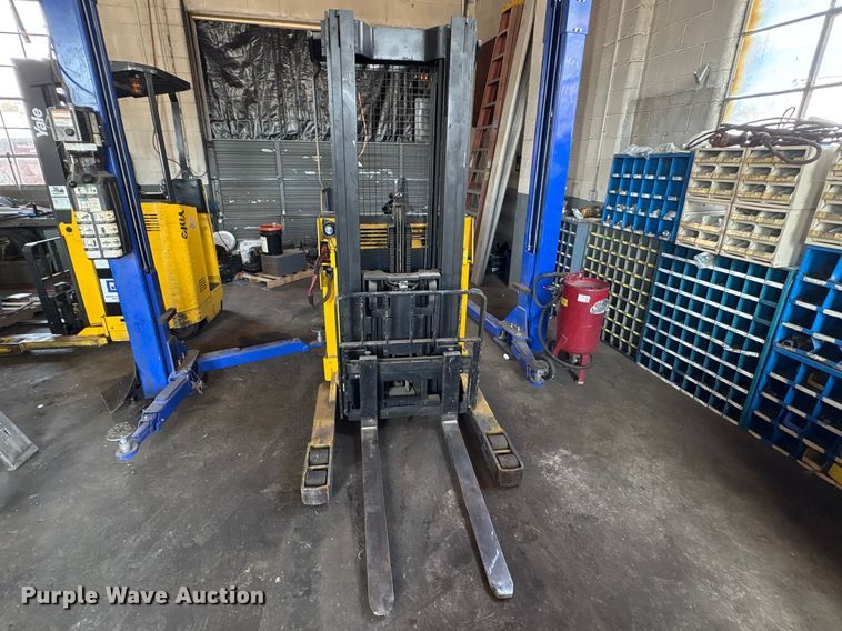 image for item EF1022 Yale NR040AENS24TE091 forklift