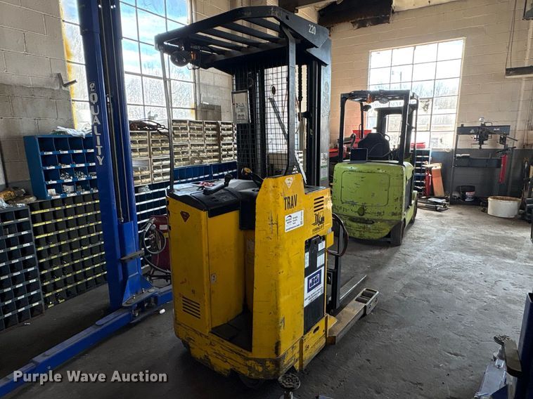 image for item EF1022 Yale NR040AENS24TE091 forklift