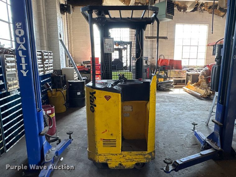 image for item EF1022 Yale NR040AENS24TE091 forklift