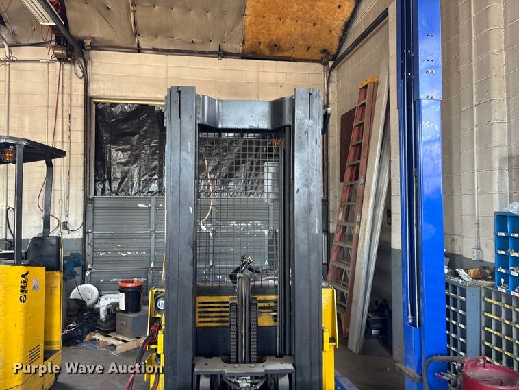 image for item EF1022 Yale NR040AENS24TE091 forklift