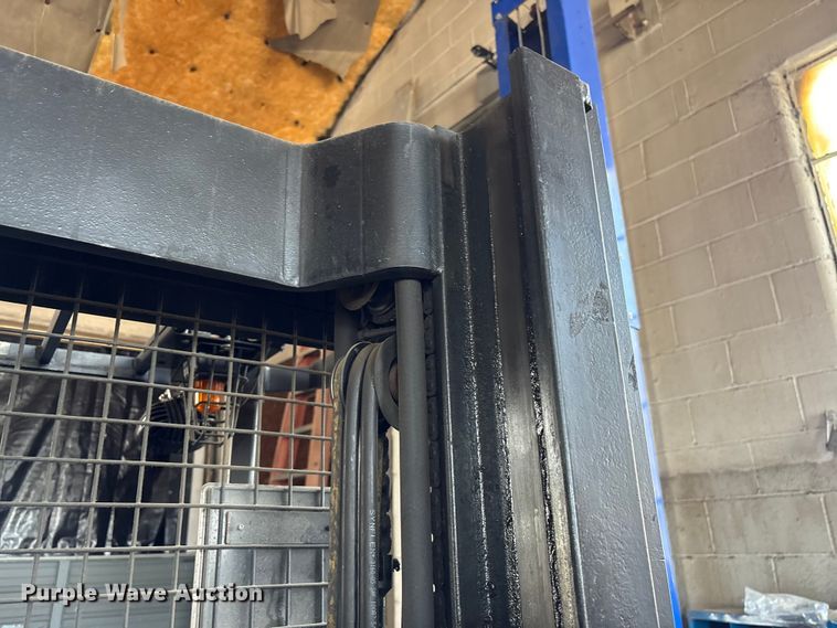 image for item EF1022 Yale NR040AENS24TE091 forklift