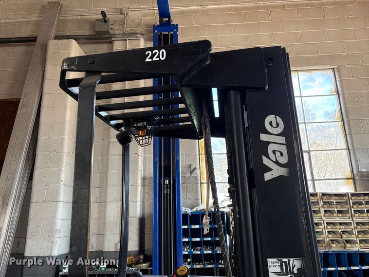 image for item EF1022 Yale NR040AENS24TE091 forklift