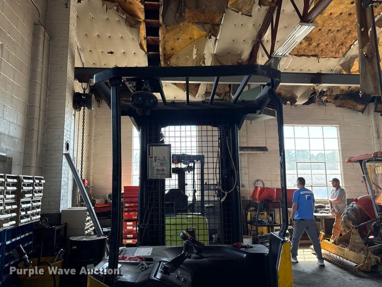 image for item EF1022 Yale NR040AENS24TE091 forklift