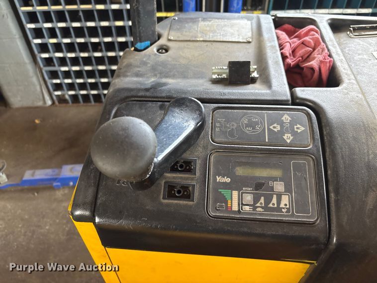 image for item EF1022 Yale NR040AENS24TE091 forklift