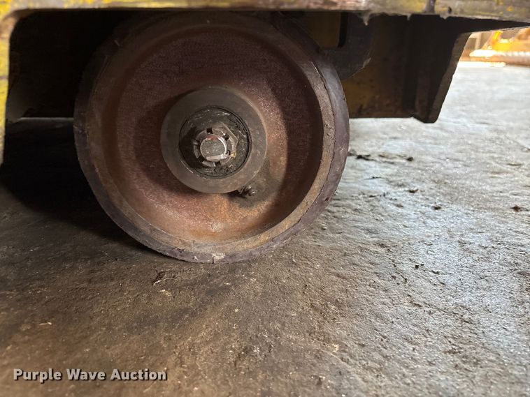 image for item EF1022 Yale NR040AENS24TE091 forklift