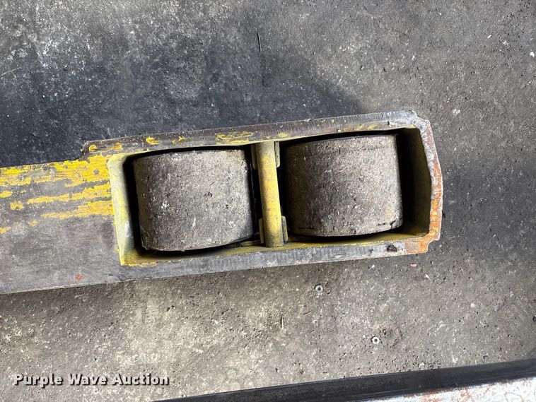 image for item EF1022 Yale NR040AENS24TE091 forklift