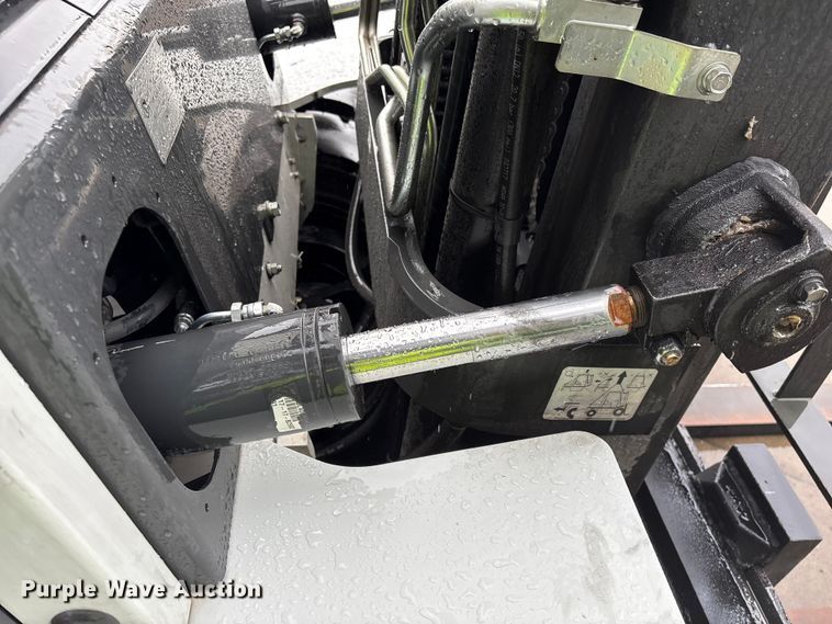 image for item EF1023 2017 UniCarriers PF80YLP forklift