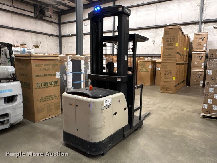 image for item EF1024 2018 Crown SP3520-30 order picker