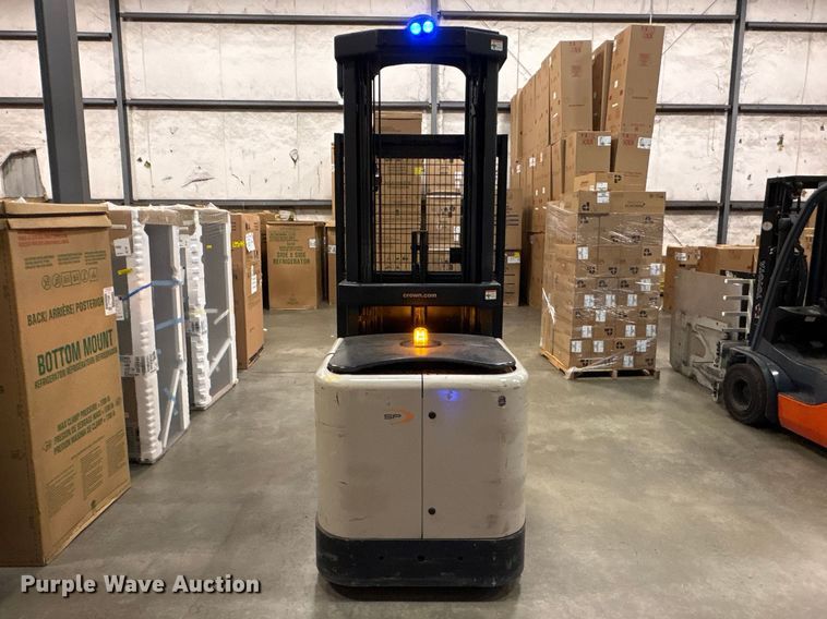 image for item EF1024 2018 Crown SP3520-30 order picker