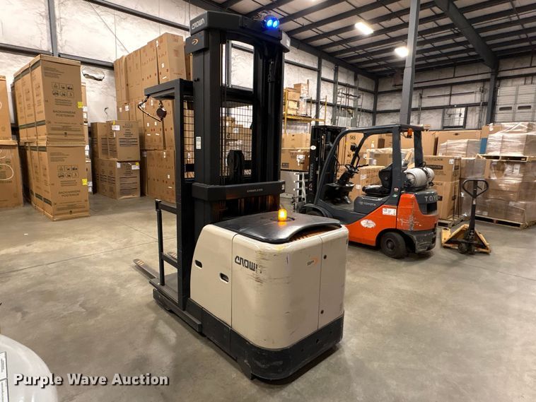 image for item EF1024 2018 Crown SP3520-30 order picker