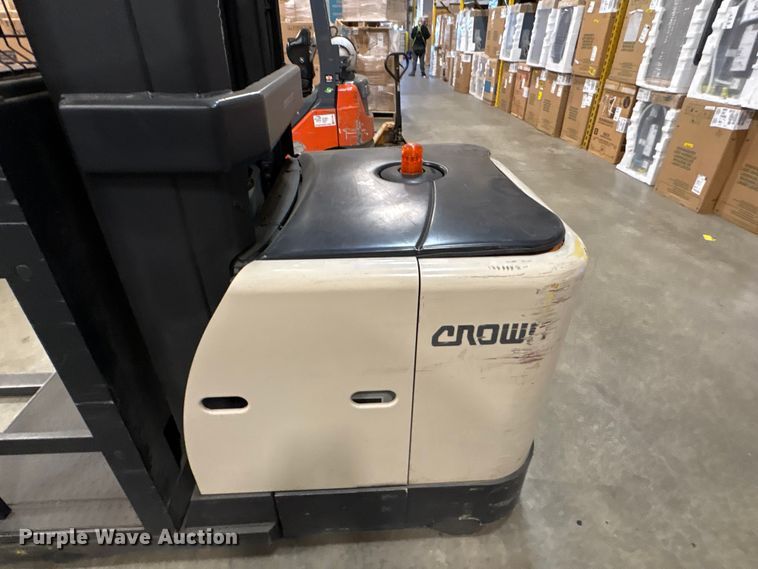 image for item EF1024 2018 Crown SP3520-30 order picker