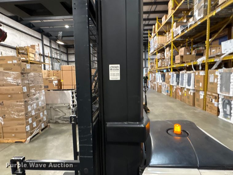 image for item EF1024 2018 Crown SP3520-30 order picker