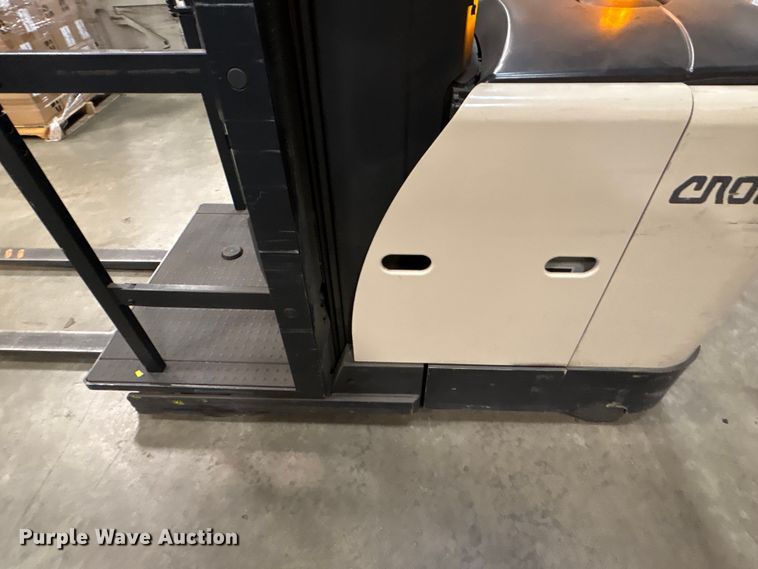 image for item EF1024 2018 Crown SP3520-30 order picker