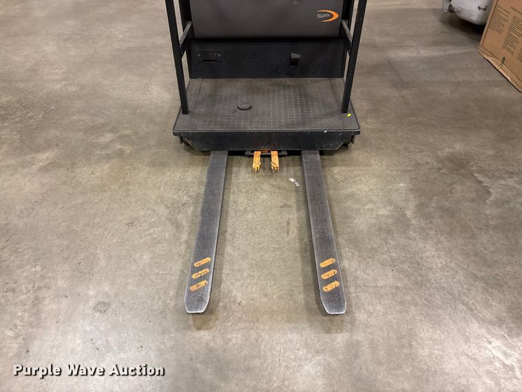 image for item EF1024 2018 Crown SP3520-30 order picker