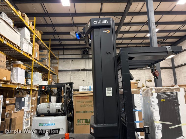 image for item EF1024 2018 Crown SP3520-30 order picker