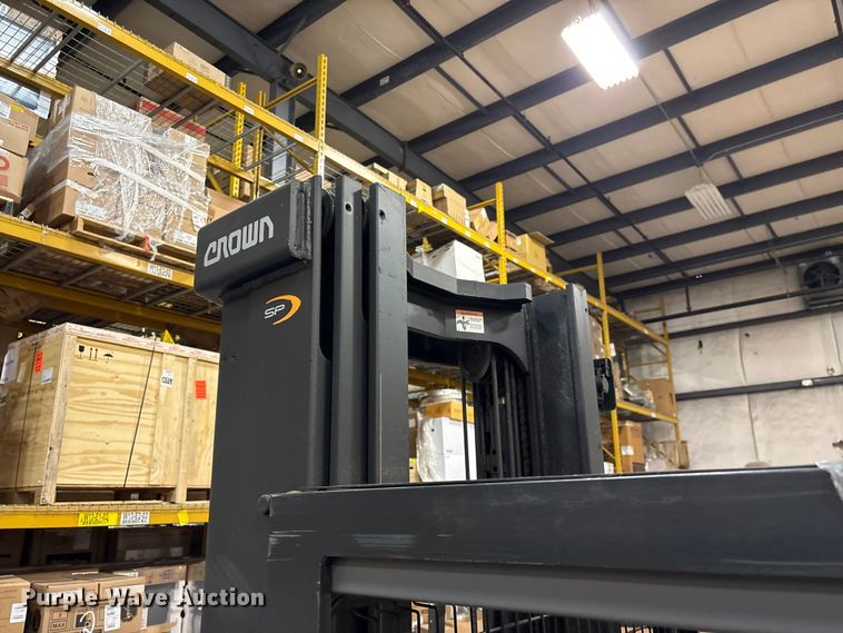 image for item EF1024 2018 Crown SP3520-30 order picker