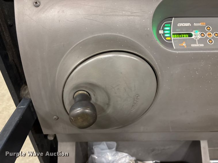 image for item EF1024 2018 Crown SP3520-30 order picker