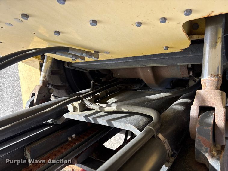 image for item EF1032 2012 Hyster 1000 forklift