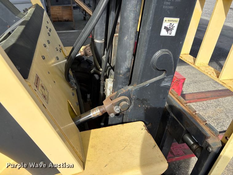image for item EF1032 2012 Hyster 1000 forklift