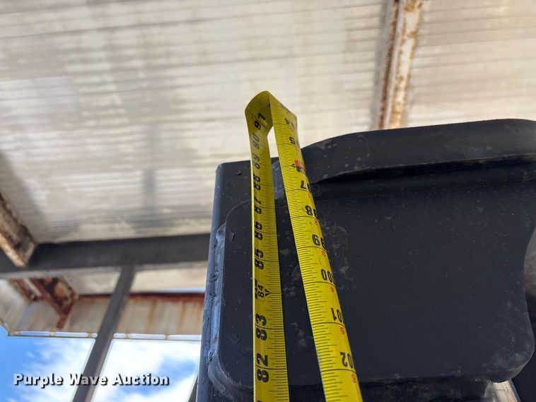 image for item EF1032 2012 Hyster 1000 forklift