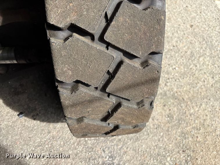 image for item EF1032 2012 Hyster 1000 forklift