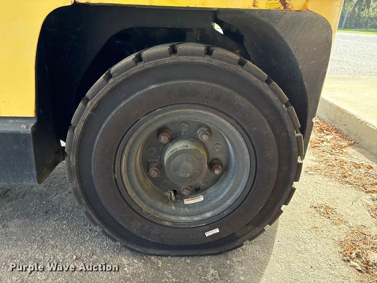 image for item EF1032 2012 Hyster 1000 forklift