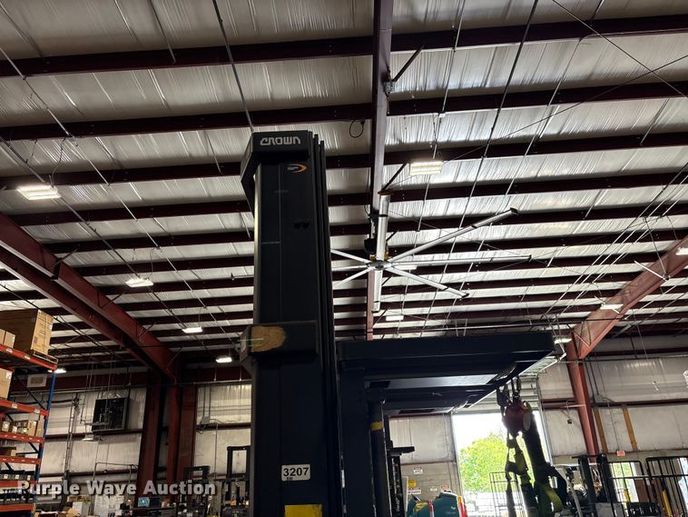 image for item EF1033 2019 Crown SP4050-30 order picker