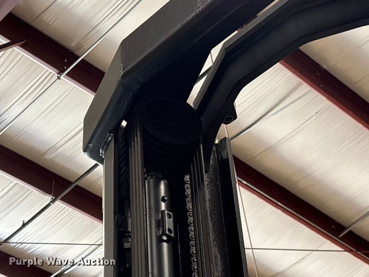 image for item EF1033 2019 Crown SP4050-30 order picker