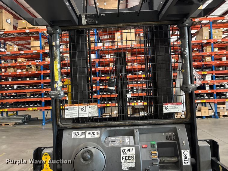 image for item EF1033 2019 Crown SP4050-30 order picker