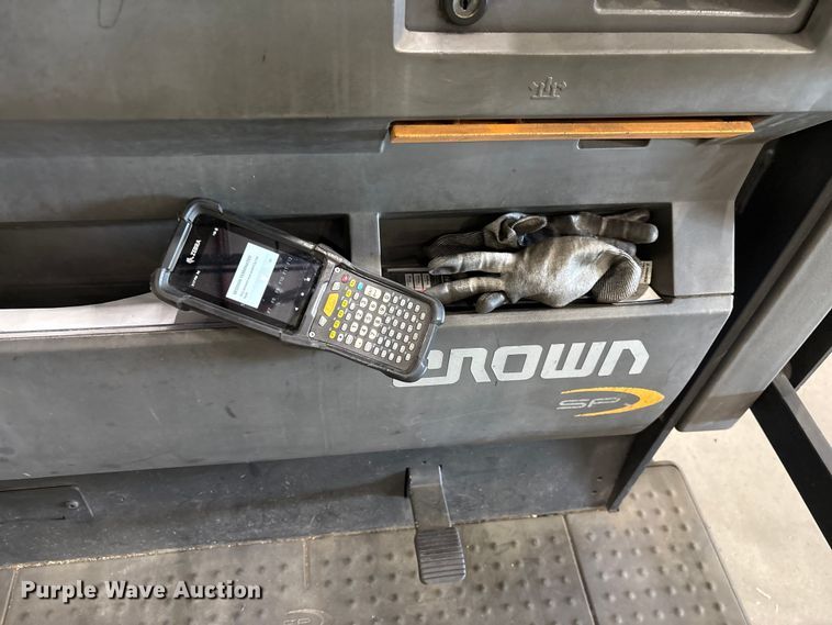 image for item EF1033 2019 Crown SP4050-30 order picker