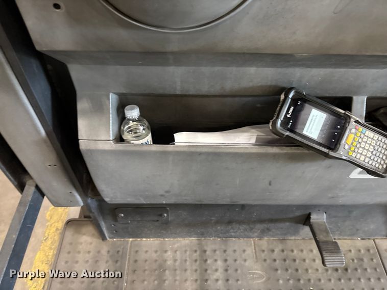 image for item EF1033 2019 Crown SP4050-30 order picker