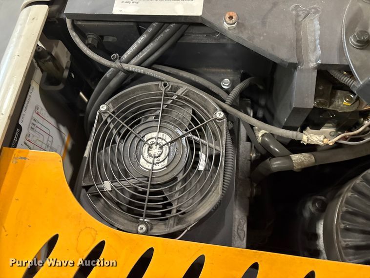 image for item EF1033 2019 Crown SP4050-30 order picker