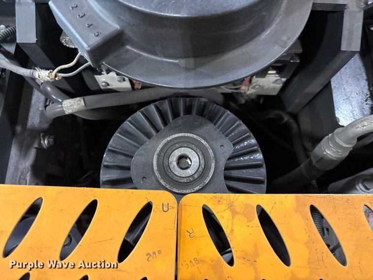 image for item EF1033 2019 Crown SP4050-30 order picker