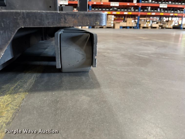 image for item EF1033 2019 Crown SP4050-30 order picker