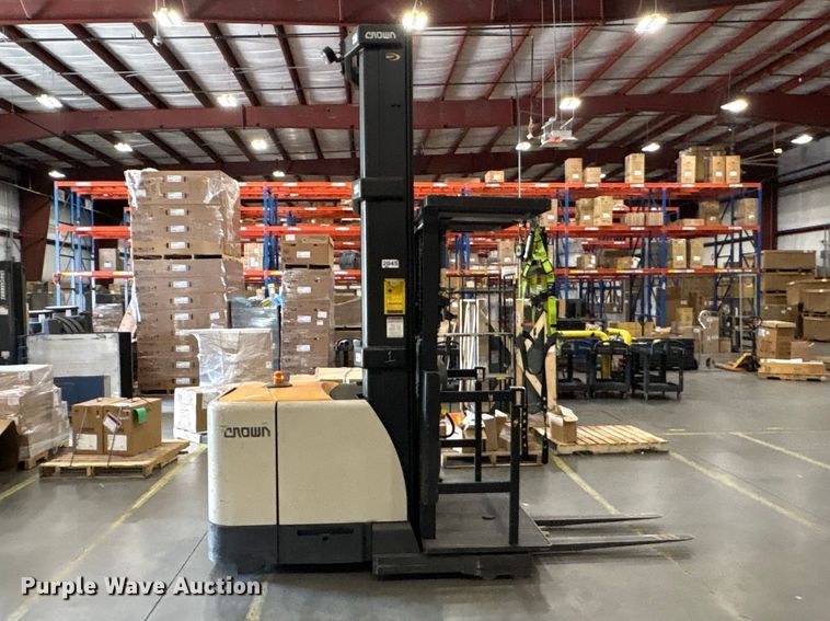 image for item EF1035 2017 Crown SP4050-30 order picker