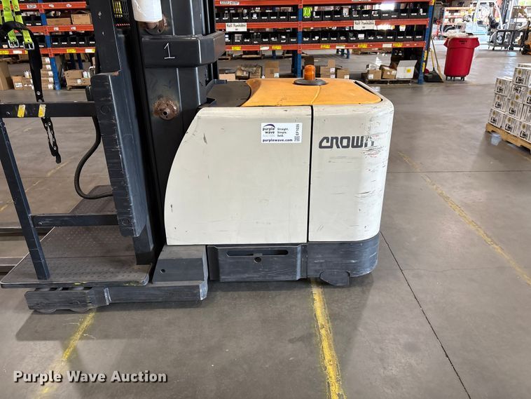 image for item EF1035 2017 Crown SP4050-30 order picker