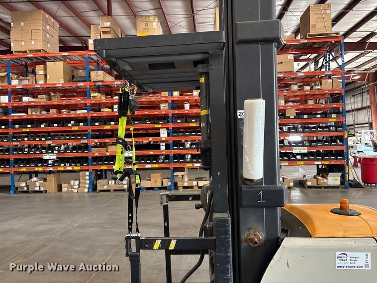 image for item EF1035 2017 Crown SP4050-30 order picker