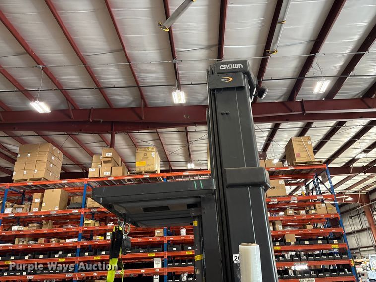 image for item EF1035 2017 Crown SP4050-30 order picker