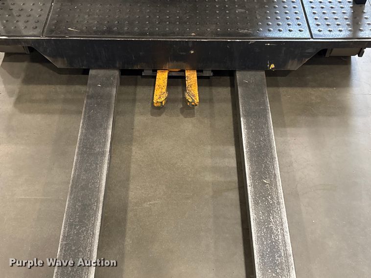 image for item EF1035 2017 Crown SP4050-30 order picker