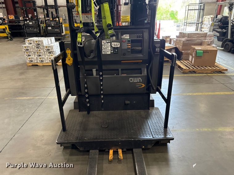 image for item EF1035 2017 Crown SP4050-30 order picker