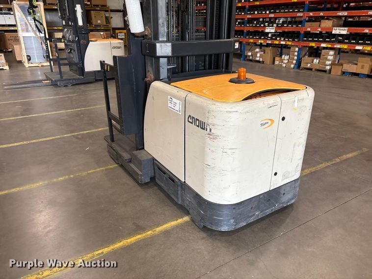 image for item EF1035 2017 Crown SP4050-30 order picker