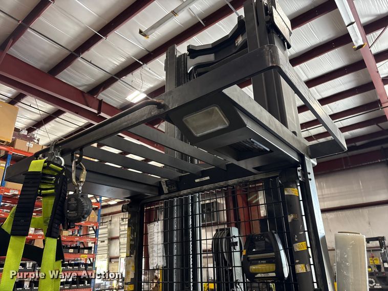 image for item EF1035 2017 Crown SP4050-30 order picker