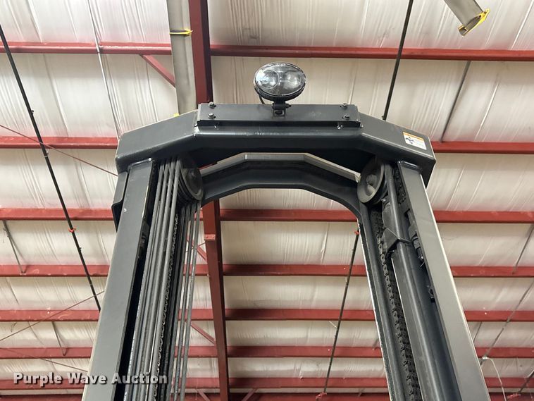 image for item EF1035 2017 Crown SP4050-30 order picker