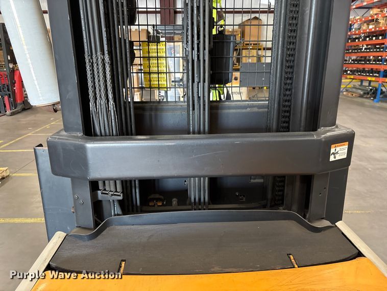 image for item EF1035 2017 Crown SP4050-30 order picker