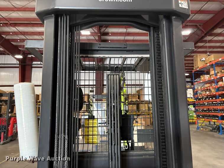 image for item EF1035 2017 Crown SP4050-30 order picker