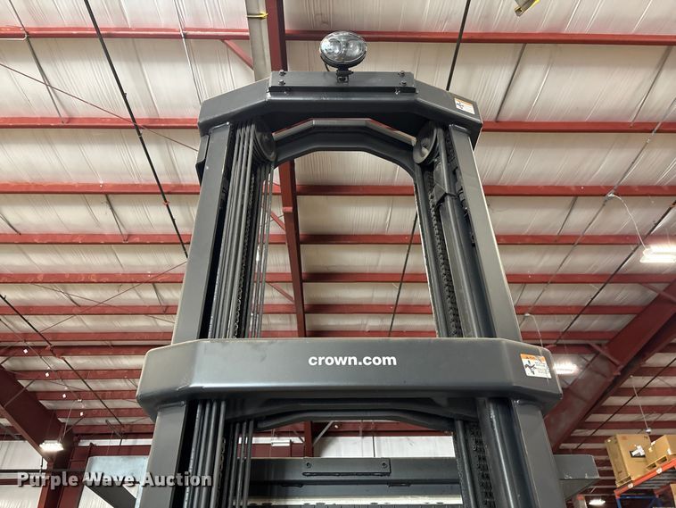 image for item EF1035 2017 Crown SP4050-30 order picker