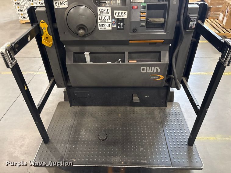 image for item EF1035 2017 Crown SP4050-30 order picker